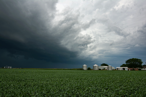 Storm rolls in over farm